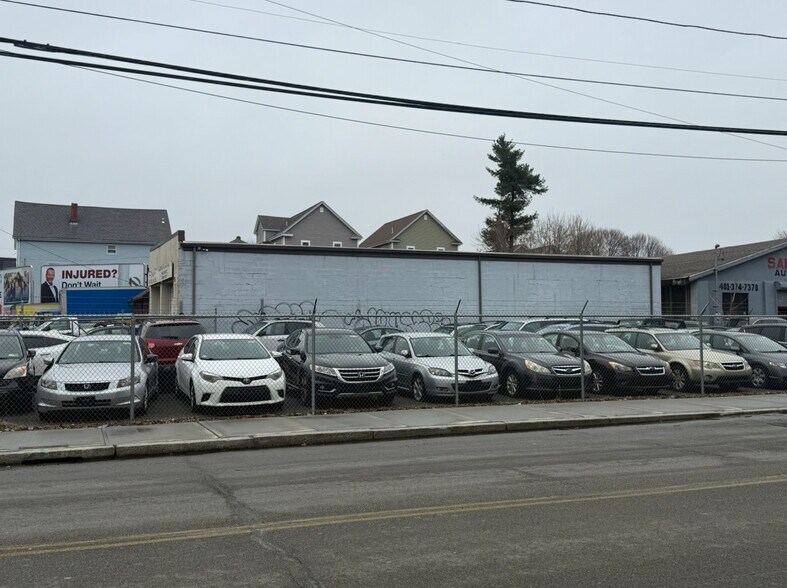More Photos Of 550 Prairie Ave, Providence Auto Repair For Lease