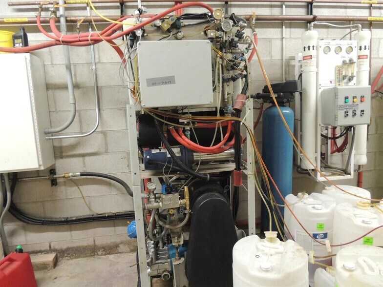 More Photos Of 375 S Main St, Clintonville Specialty For Sale