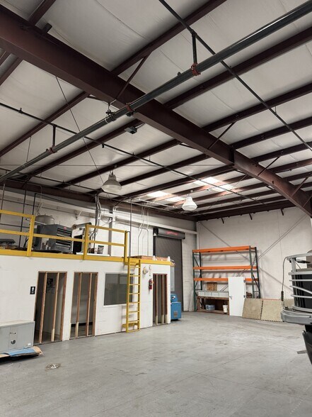 More Photos Of 921 Huston St, Grover Beach Manufacturing For Sale