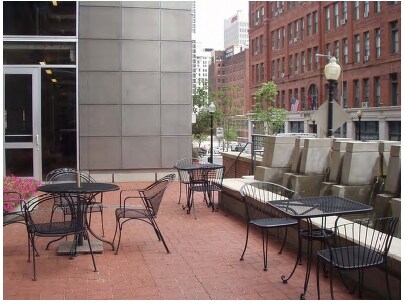 More Photos Of 300 W 9th St, Kansas City Parking Garage For Sale