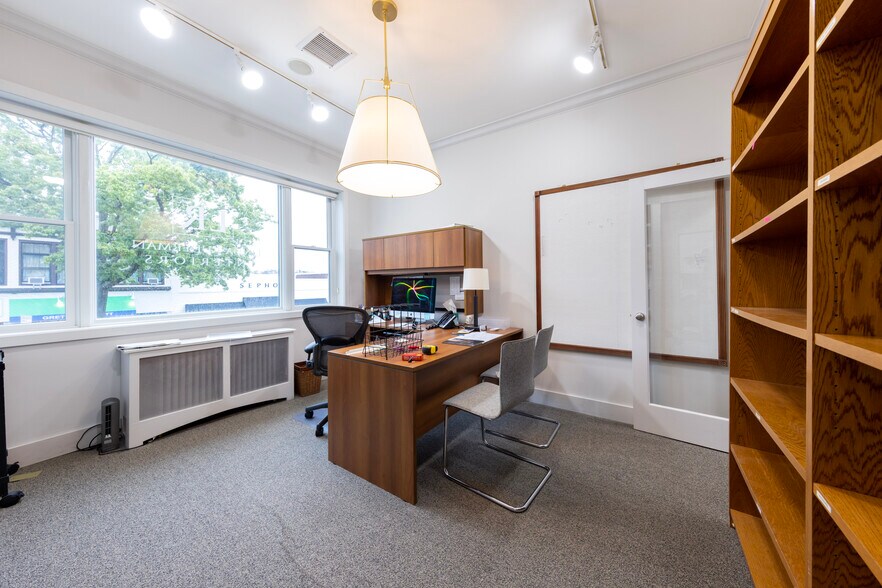 More Photos Of 70-74 Greenwich Ave, Greenwich Storefront Retail Office For Lease