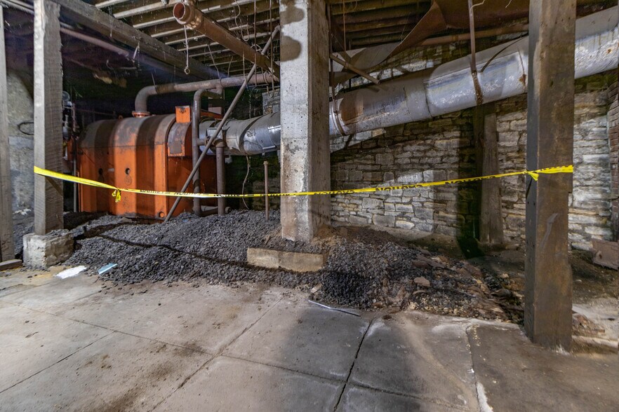 More Photos Of 1275 Budd St, Cincinnati Warehouse For Sale