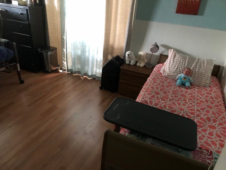 More Photos Of 264 E 2nd St, San Jacinto Assisted Living For Sale