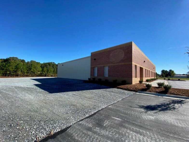 More Photos Of 228 Airport Industrial, Clayton Flex For Lease