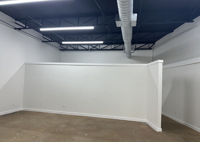 More Photos Of 2522 Irving Blvd, Dallas Flex For Sale