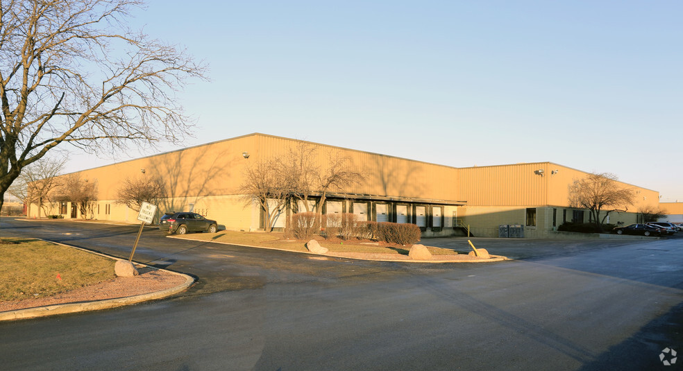 Primary Photo Of 6558 W 73rd St, Bedford Park Manufacturing For Lease