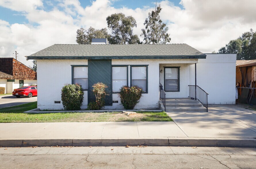 More Photos Of 931 26th St, Bakersfield Movie Radio TVStudio For Sale