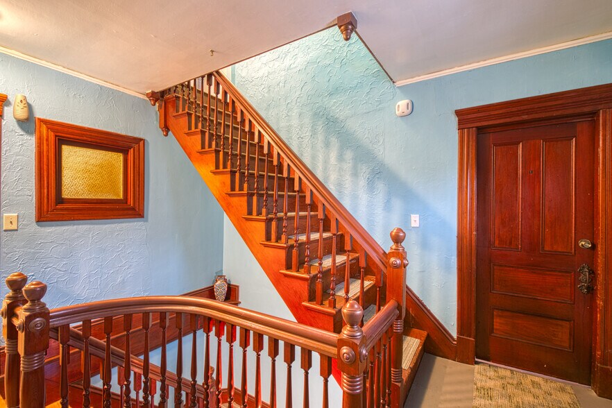 More Photos Of 28 Woodstock Ave, Putnam Specialty For Sale