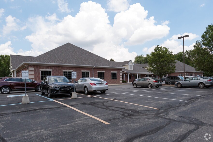 More Photos Of 10995 Allisonville Rd, Fishers Medical For Lease