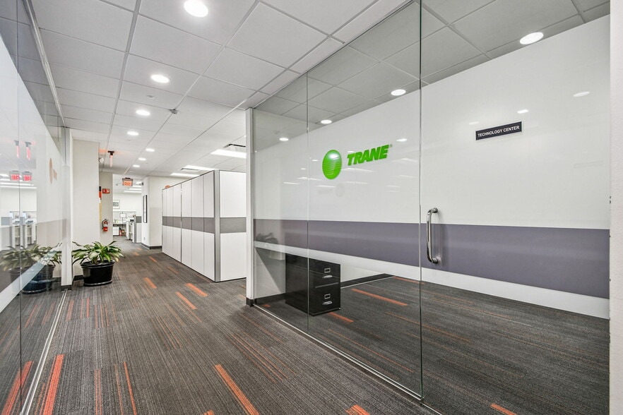 More Photos Of 902 N Himes Ave, Tampa Office For Lease