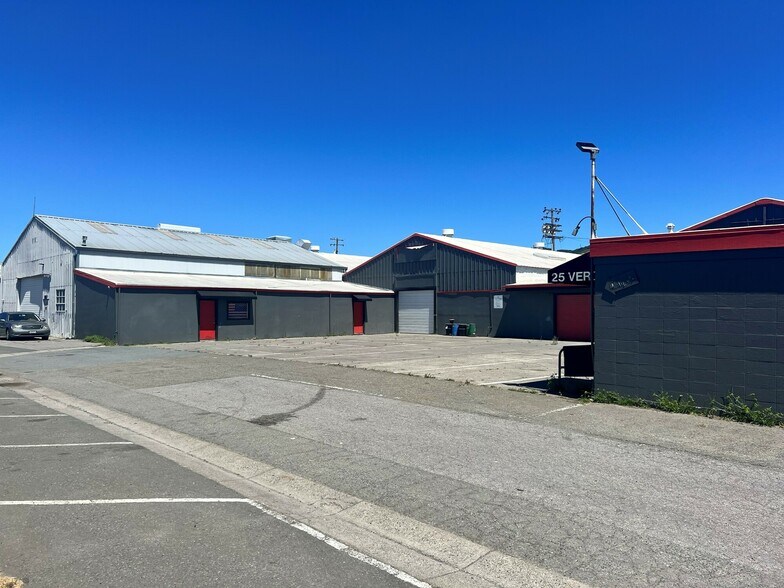 More Photos Of 101-143 Market St, San Rafael Service For Lease