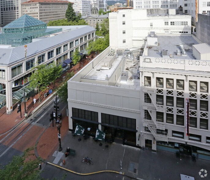 More Photos Of 401-425 SW Morrison St, Portland Storefront For Lease