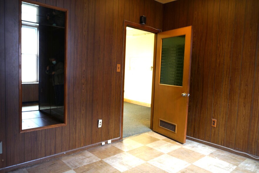 More Photos Of 2810-2812 N Broad St, Philadelphia Office Residential For Sale