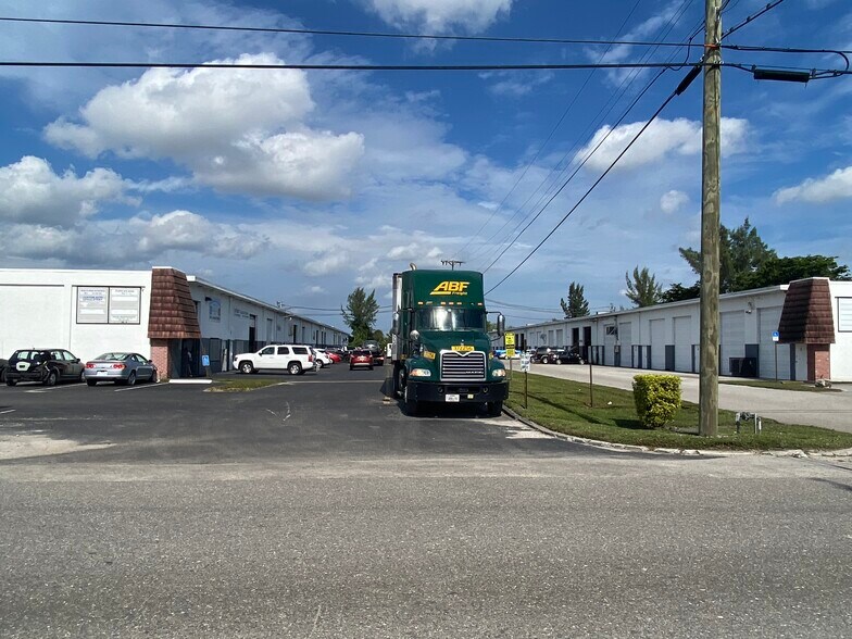 More Photos Of 7673 Hooper Rd, West Palm Beach Warehouse For Lease