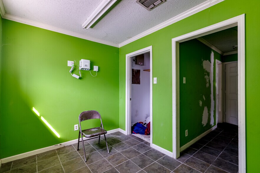 More Photos Of 1401 Pine St, Monroe Industrial For Sale