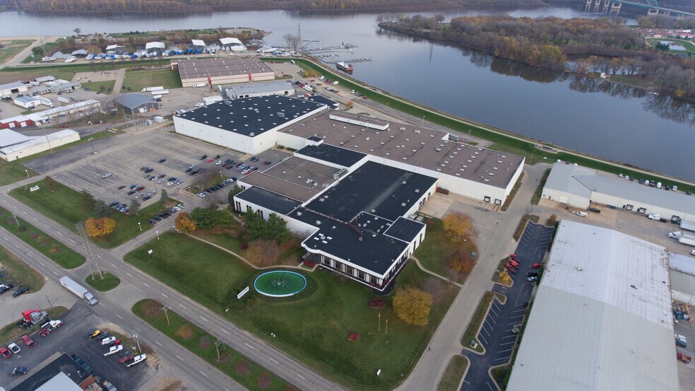 More Photos Of 2460 Kerper Blvd, Dubuque Warehouse For Lease