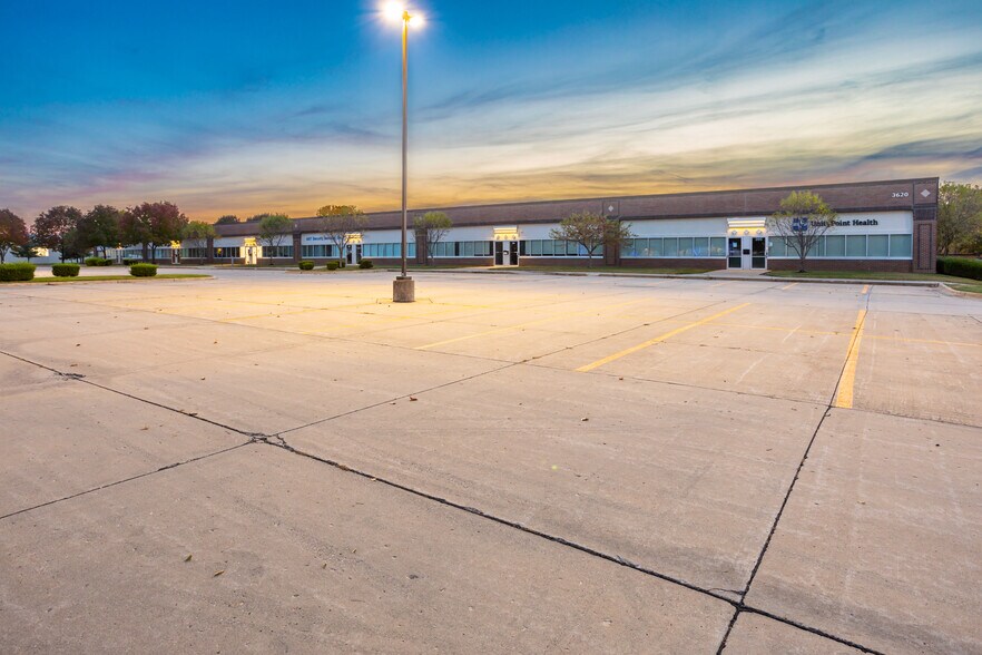 More Photos Of 3620 SW 61st St, Des Moines Office For Lease