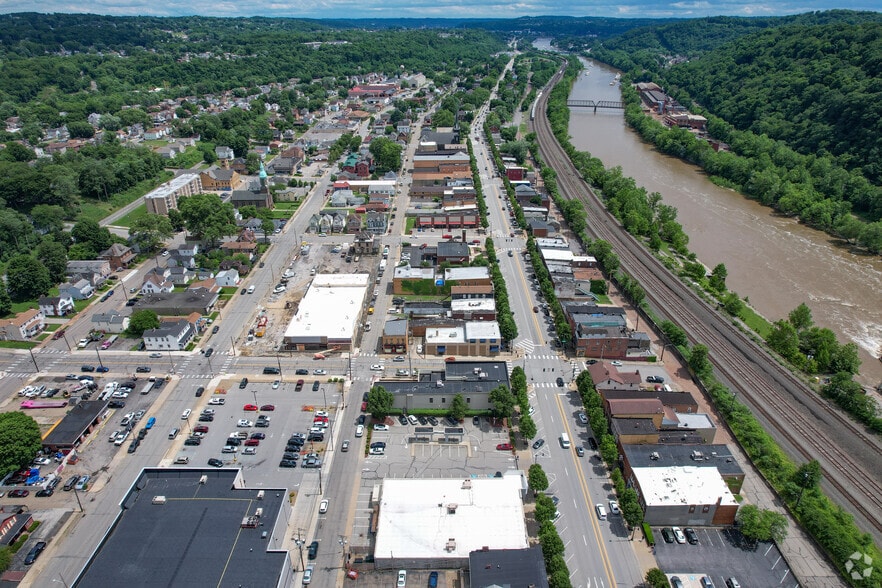 More Photos Of 813 3rd Ave, New Brighton Drugstore For Sale