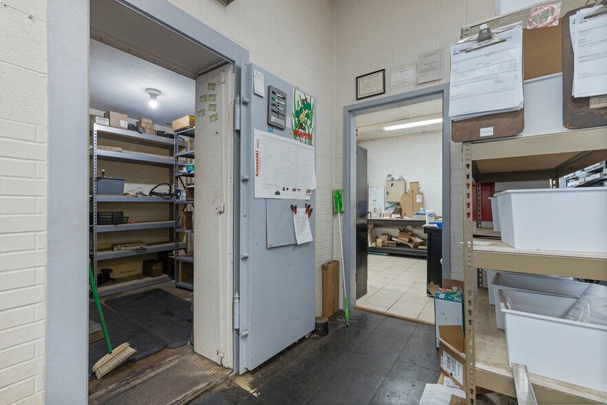 More Photos Of 520 E Bruceton Rd, Pittsburgh Freestanding For Sale