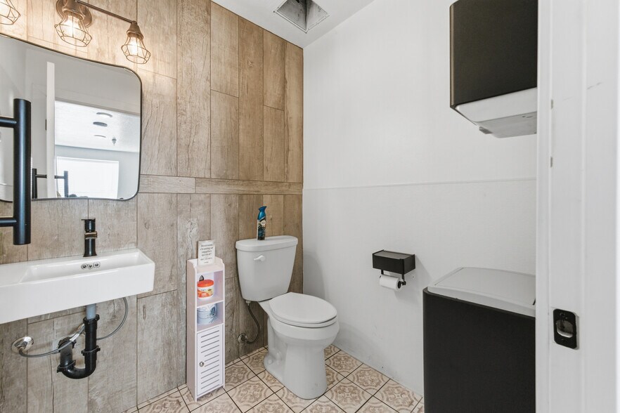 More Photos Of 1657 N State St, Lehi Coworking Space