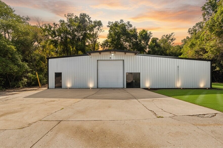 Primary Photo Of 3143 W Tharpe St, Tallahassee Warehouse For Lease