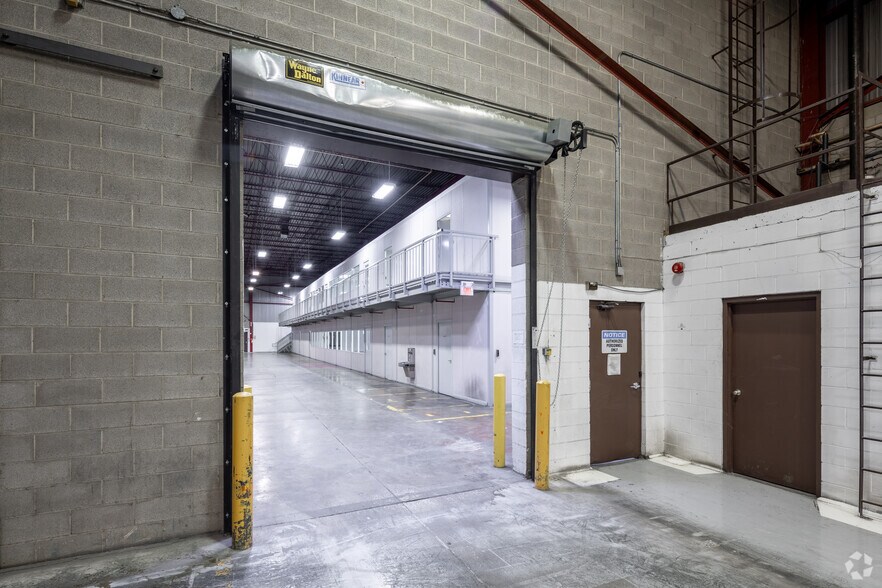 More Photos Of 2 Colony Ct, Brampton Warehouse For Sale