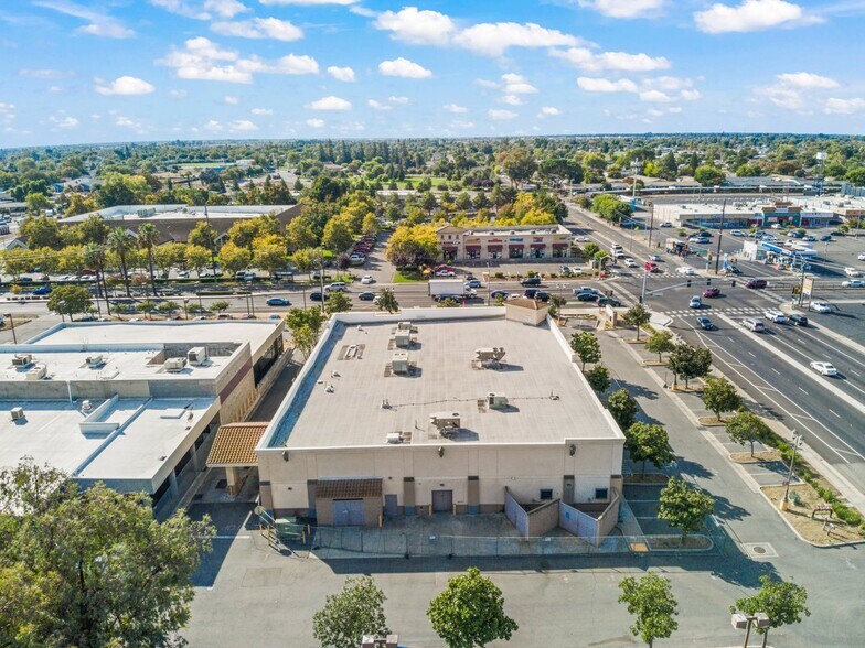 More Photos Of 7155 24th St, Sacramento Drugstore For Sale