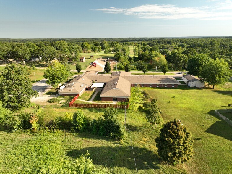 More Photos Of 403 E 10th St, Dixon Skilled Nursing Facility For Sale