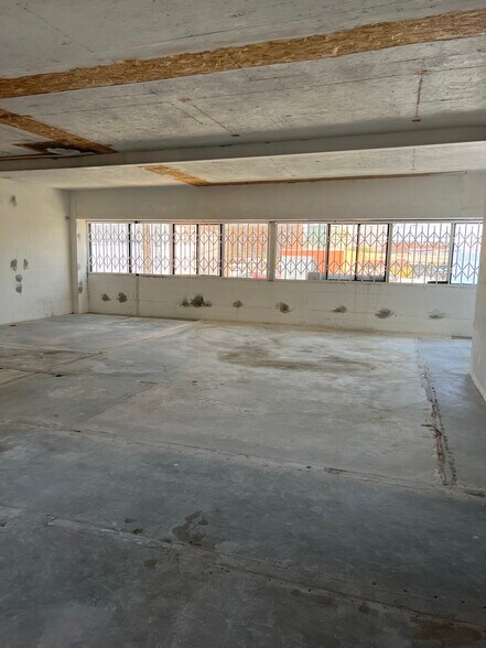 More Photos Of 716 E 9th Pl, Los Angeles Industrial For Sale