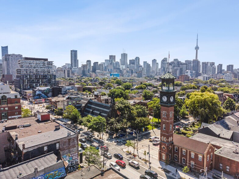 More Photos Of 335 College St, Toronto Apartments For Sale