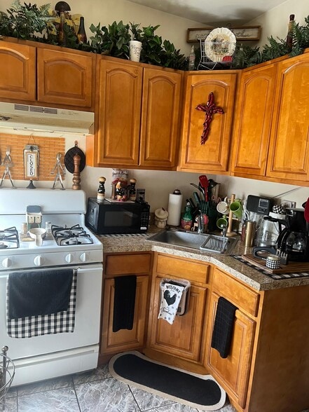 More Photos Of 55 E 21st St, Bayonne Storefront Retail Residential For Sale