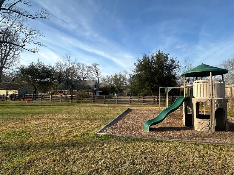 More Photos Of 8911 West Ln, Magnolia Office For Sale