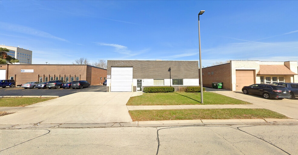 More Photos Of 450 Bennett Rd, Elk Grove Village Industrial For Sale