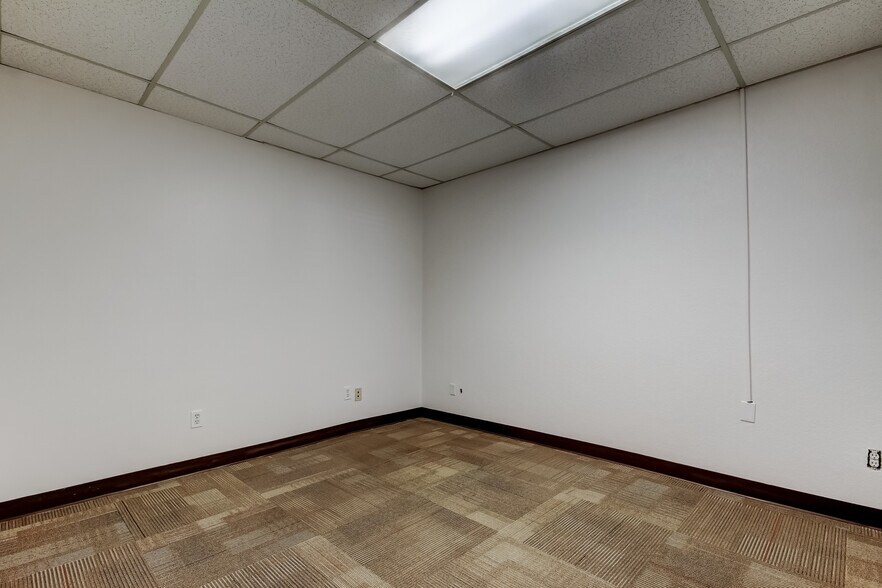 More Photos Of 4326 Park Blvd, Pinellas Park Office For Lease