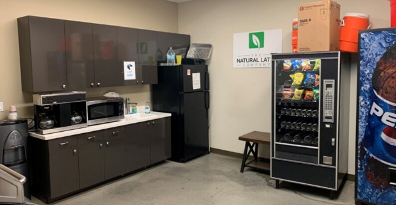 More Photos Of 3233 E Mission Oaks Blvd, Camarillo Industrial For Sale