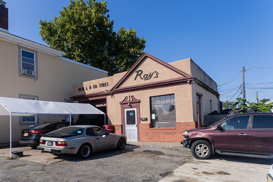 Primary Photo Of 312 N Pavilion Ave, Riverside Auto Repair For Sale