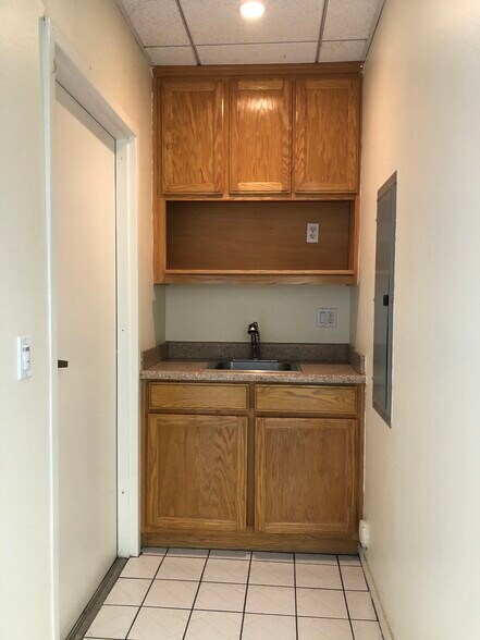 More Photos Of 4620-4620 1/2 E 3rd St, Los Angeles Storefront Retail Office For Sale