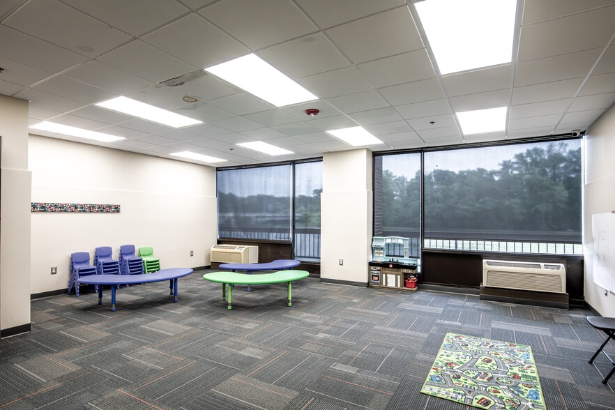 More Photos Of 3500 Riverside Dr, Macon-Bibb Religious Facility For Sale