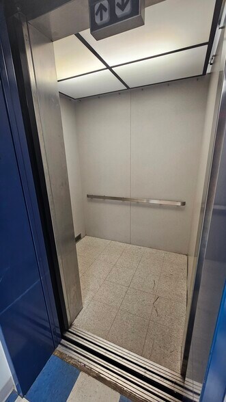 More Photos Of 6460 Atlanta Hwy, Alpharetta Veterinarian Kennel For Sale