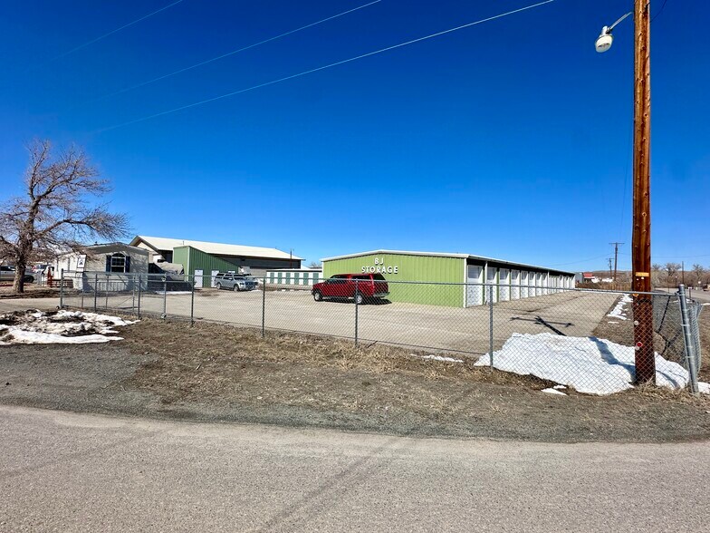 More Photos Of 67 Tweed Ln, Lander Self Storage For Sale