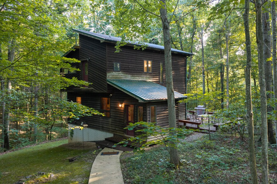 More Photos Of 401 Gilkey Ridge Rd, Shade Winery Vineyard For Sale