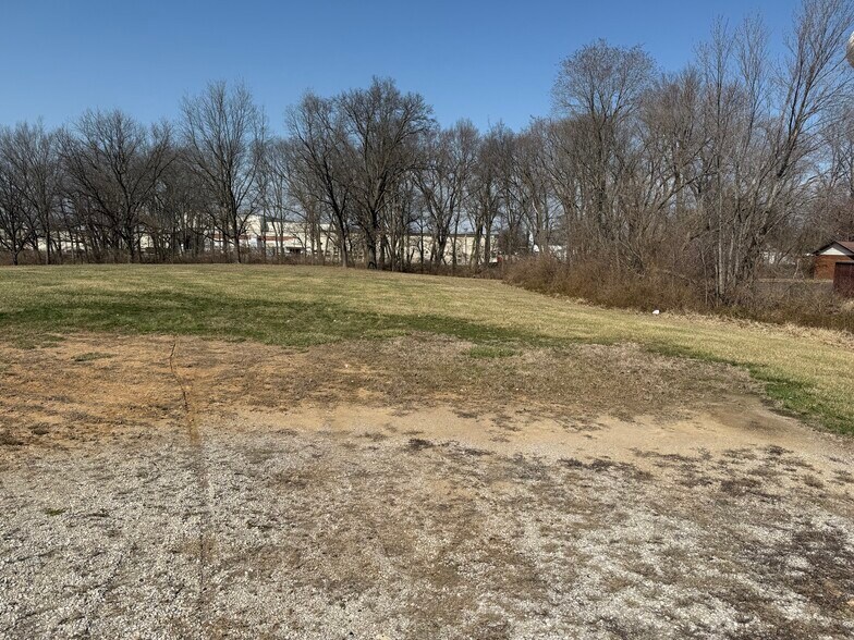 More Photos Of 433 W Market St, Red Bud Land For Sale