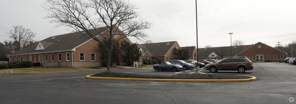 More Photos Of 1501 Casho Mill Rd, Newark Office Residential For Lease