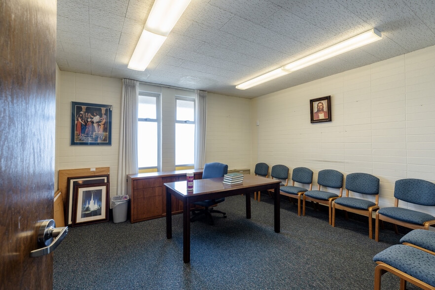 More Photos Of 5580 Golden Rd, Hillsboro Specialty For Sale