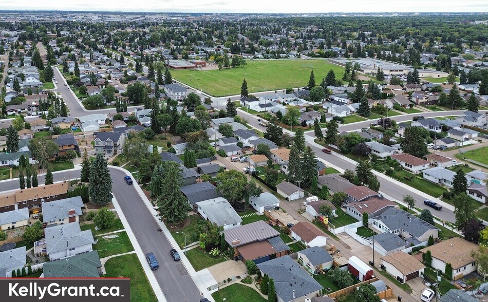 More Photos Of 9657 68A St NW, Edmonton Multifamily For Sale