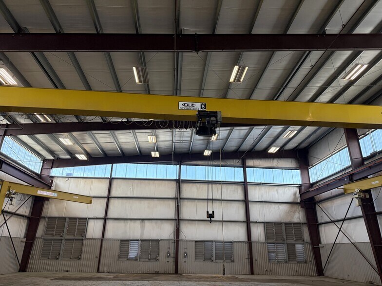 More Photos Of 7160 Antoine, Shreveport Manufacturing For Sale