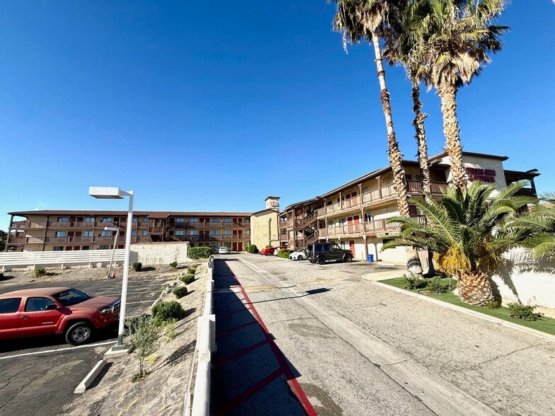 More Photos Of 430 W Palmdale Blvd, Palmdale Hotel For Sale