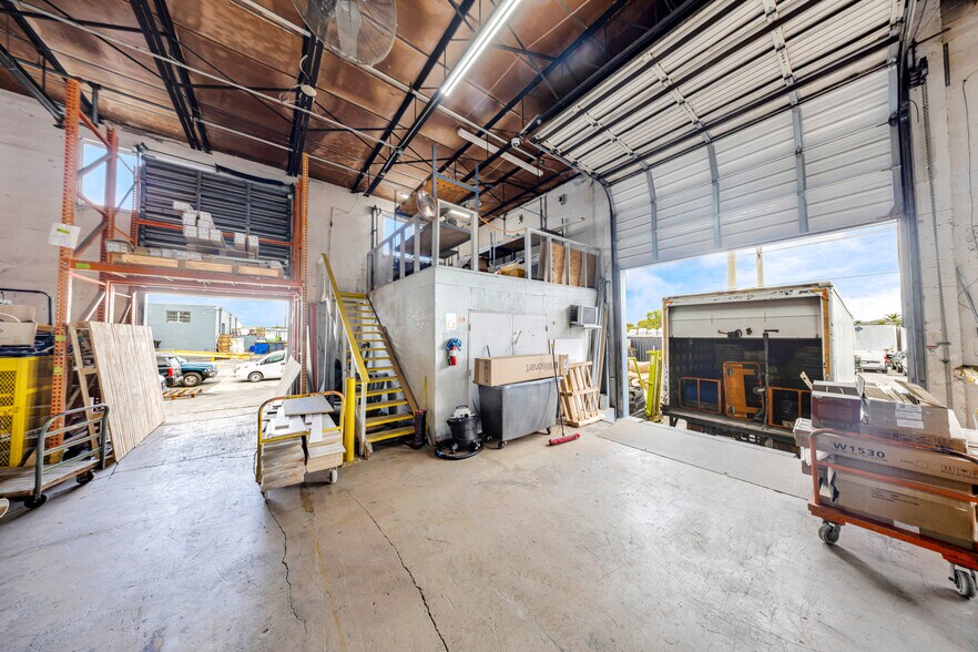 More Photos Of 7955 W 20th Ave, Hialeah Warehouse For Sale