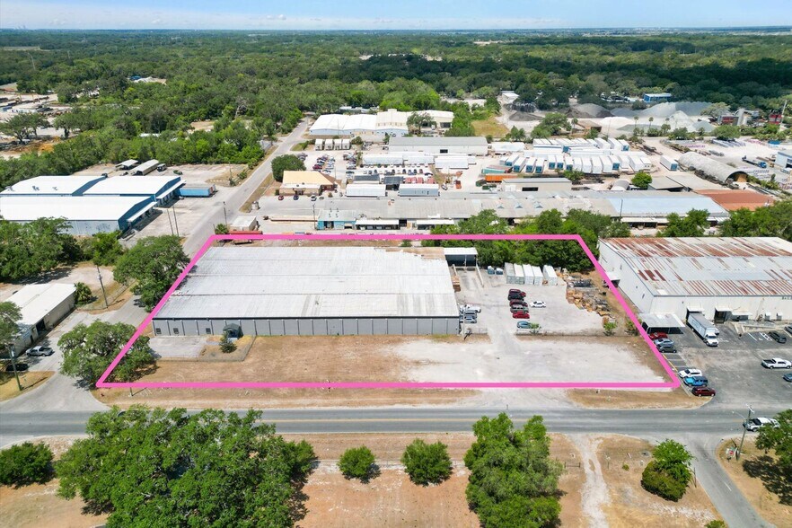 More Photos Of 1103 Thomas Ave, Leesburg Warehouse For Lease