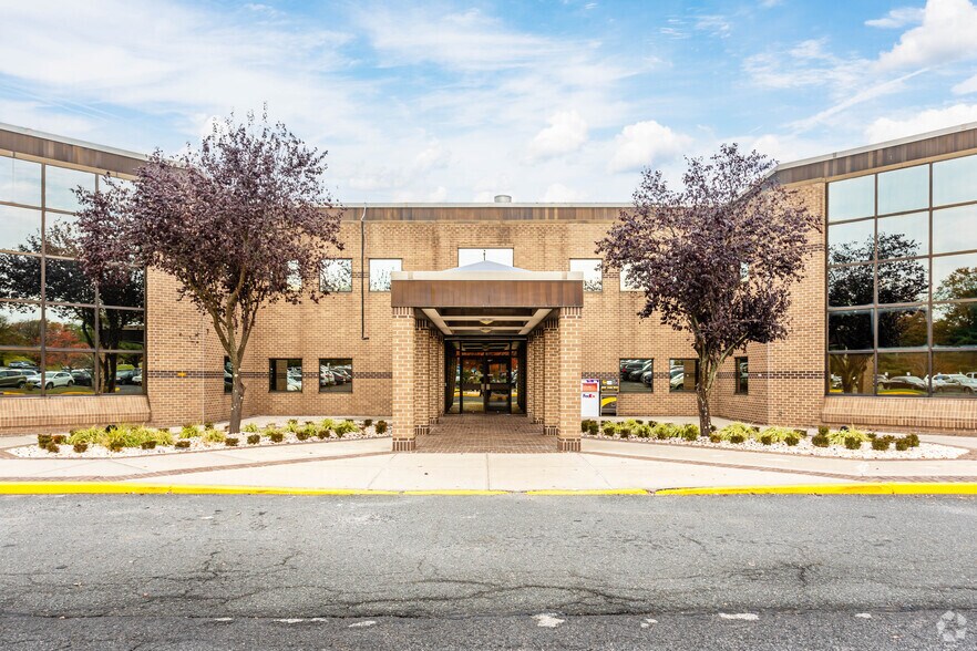 More Photos Of 106 Apple St, Tinton Falls Loft Creative Space For Lease